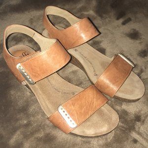 Soffit Verdi Velcro Sandal size 6